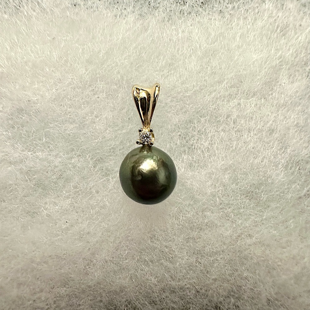 14k Gold Loop with Diamond & Black Pearl Pendant